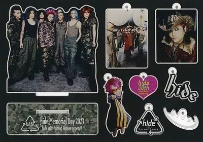 Acrylic standacrylic panel hide with Spread Beaver Twice delicious at once! Acry