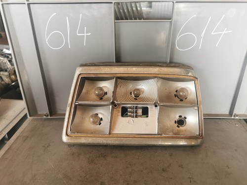 BMW 5er E12 bis 1976 Rücklicht Rückleuchte Lampenträger rechts 2261R