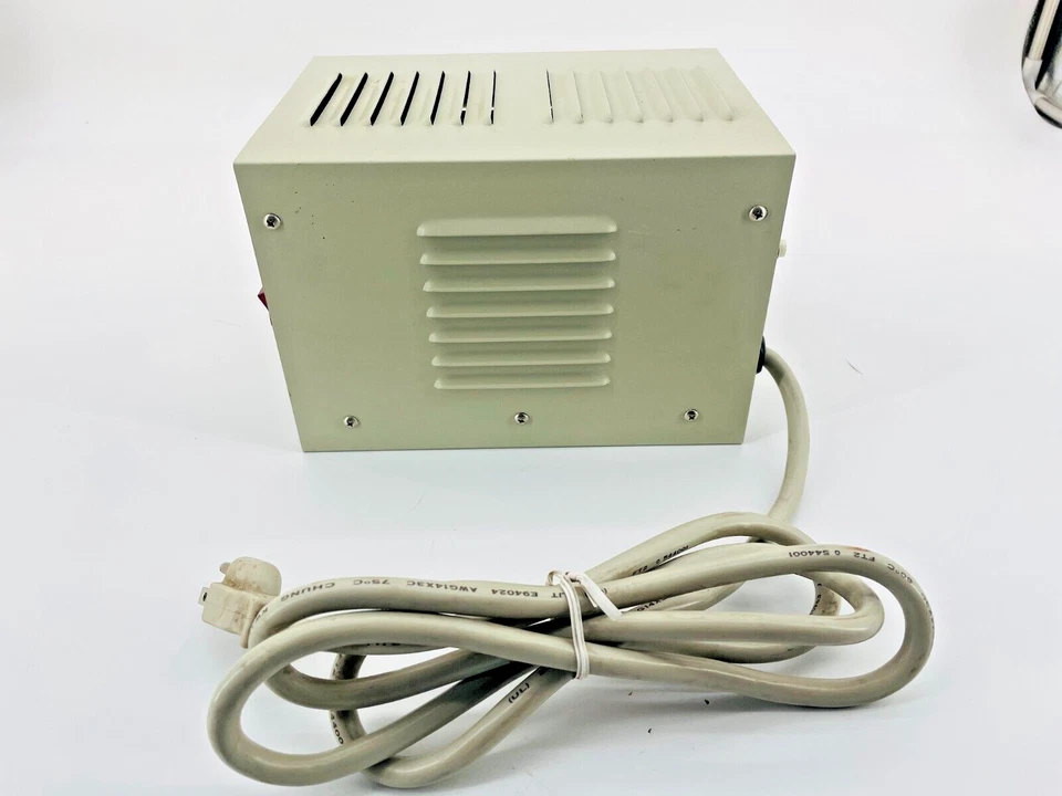 Новый изолирующий трансформатор Tripp Lite IS800 120 В переменного тока 7 А 1 час - Изображение 3 из 4