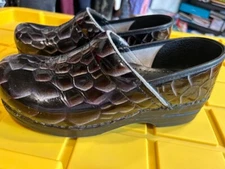 Women's Dansko Professional Clog Slip-on Sz 41 Tiger eye print black