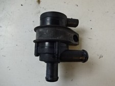Pompe à eau Volvo V40