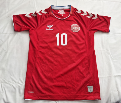 Eriksen #10 Denmark 2018 Home Jersey Hummel Red Shirt Size Boys