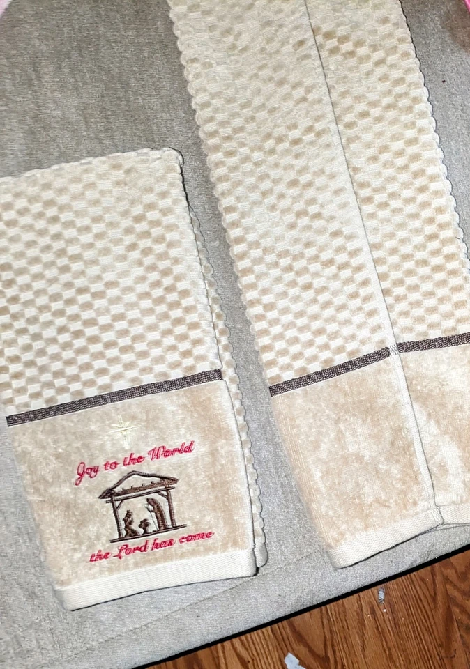 2 Large Kassa Fina Tan Embroidered Hand Towels 100% Cotton 16"X25" Holidays - Image 3 of 4