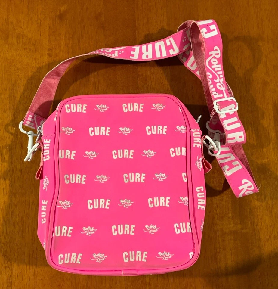 Bolso de Lona Reflectante CURE By WCC X Rolling Loud Rosa Caliente 3M y Bolso Mensajero Foto 3 de 4