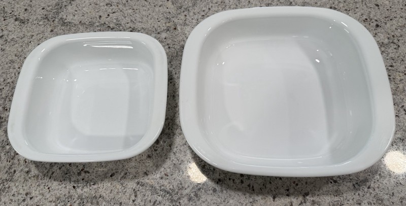 Corning Ware Simply Lite Set Of 2 White Casseroles 1.5 Qt & 2.5 Qt No Lids