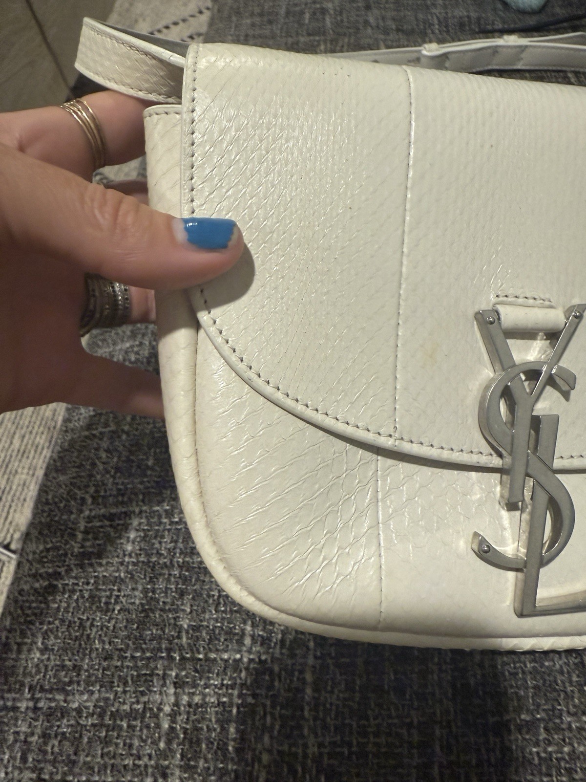 Borsa a tracolla Saint Laurent Kaia in pelle piccola pitone bianca