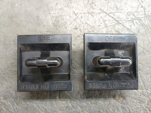 Pair Of Replacement Pull Out Disconnect Fuse Blocks 60 Amp 30 Amp
