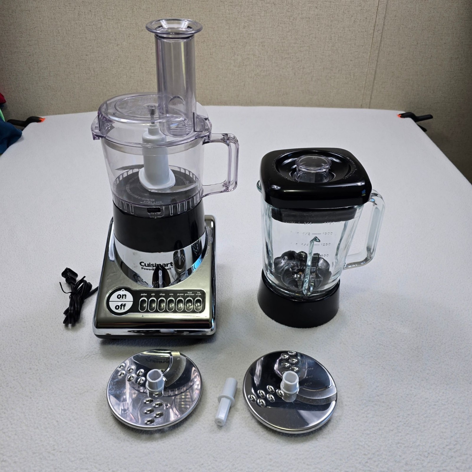 Cuisinart BFP-10CH 600W 10-Cup Food Processor & Blender Comb