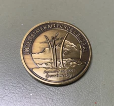  UNITED STATES AIR FORCE MEMORIAL 2004 Challenge Coin In Case 