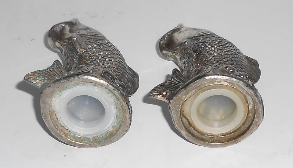 VINTAGE Large Mouth Bass Metal Salt & Pepper Shaker Set Foto 3 de 3