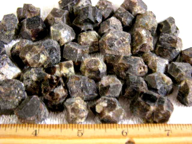 Rough Garnet Rhodolites Garnets Rough Lot 25 Gr – E Gemmes Stones