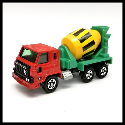 tomica nissan diesel