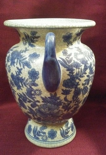 Beautiful Krackle Blue And White SIGNED Chinese Vase - Picture 2 of 5