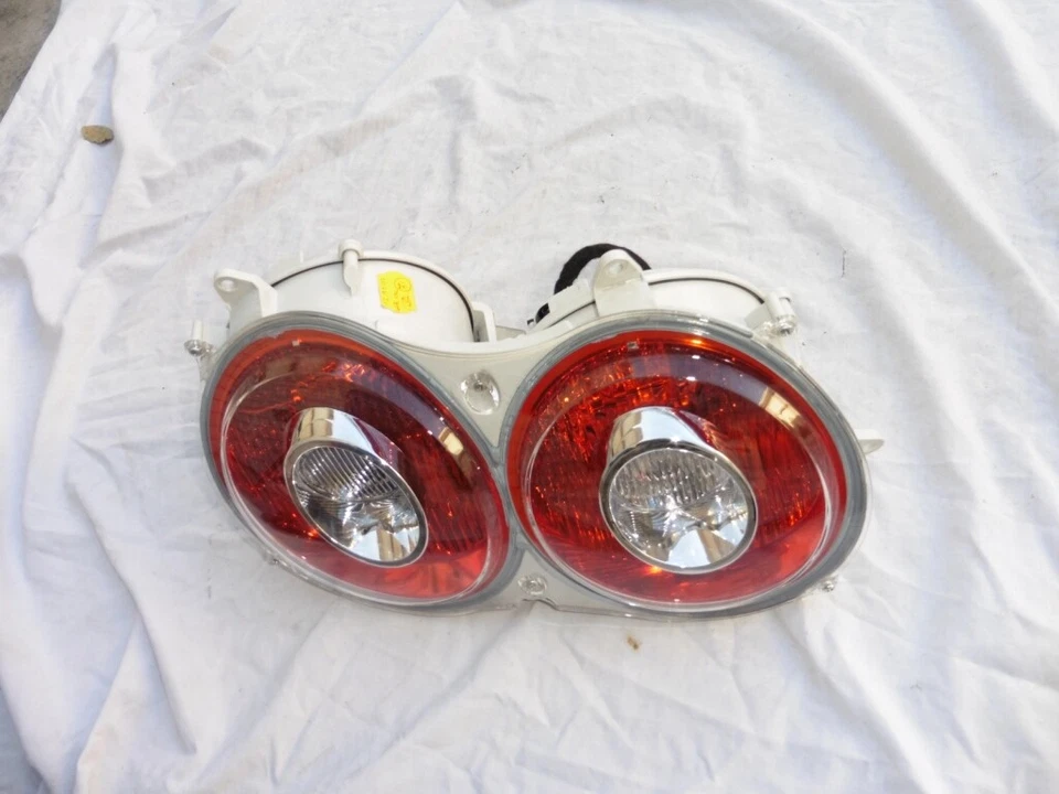 2012 Bugatti Veyron Rear Left Driver Taillight Lamp 5B0945095D OEM OE - Image 4 of 4
