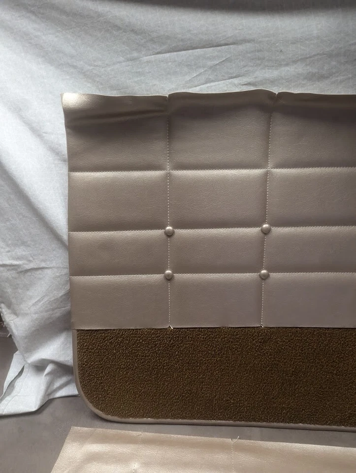 Nuevo Repo 1963 1964 Buick Riviera paneles de puerta delantera estándar Fawn Foto 4 de 4