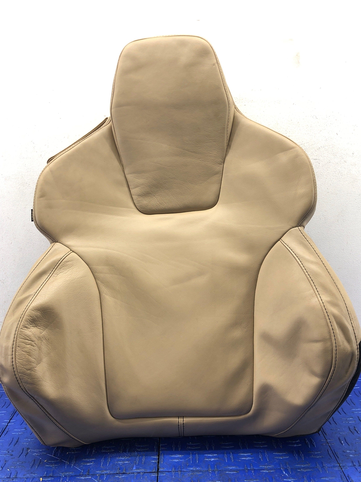 2006-2018 ASTON MARTIN VANTAGE V8 FRONT RIGHT UPPER SEAT CUSHION BEIGE LEATHER