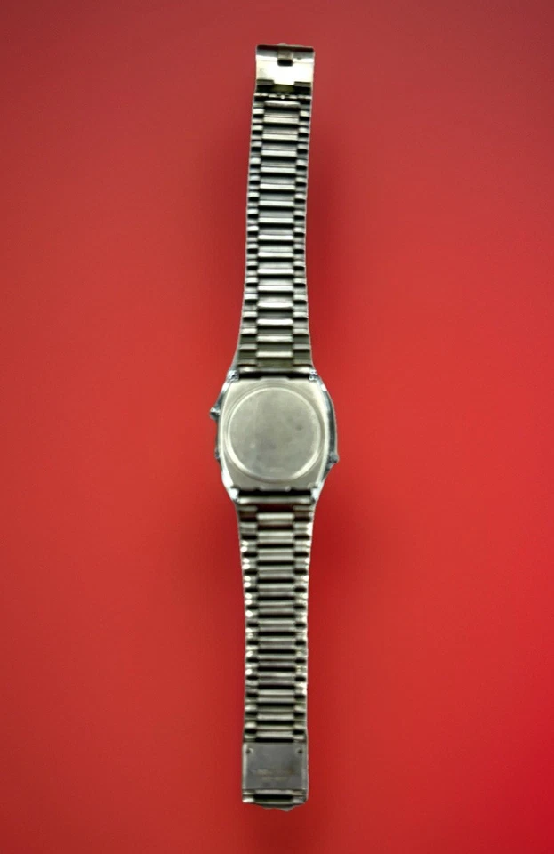 Vintage Lorus Alarm Digital Chronograph LCD Watch Y799-4310 Silver Tone Japan - Image 4 of 4