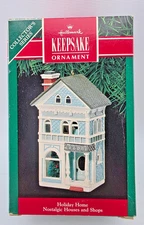 Hallmark Holiday Home #7 Nostalgic Houses and Shops 1990 Ornament