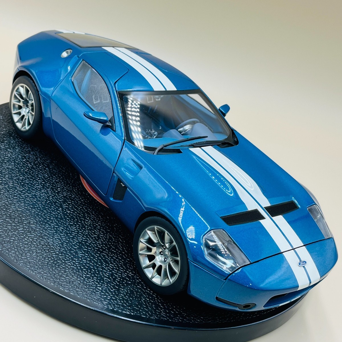 AUTOart 1/18 FORD SHELBY GR-1 CONCEPT Blue White Stripes 73073