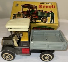 Vtg SSS QUALITY TOYS 1960s JAPAN TIN FRICTION TOY FARM Pickup Delivery TRUCK BOX
