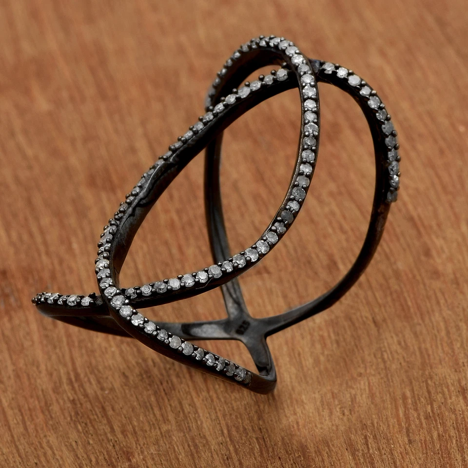 Anillo enchapado en oro negro dedo largo diamante 0,9 quilates plata 925 para regalo de graduación Foto 2 de 4