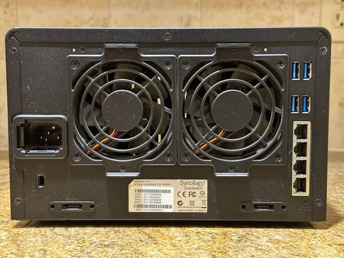 synology DS1515+ Desktop NAS - Good Condition - Diskless - Afbeelding 8 van 11