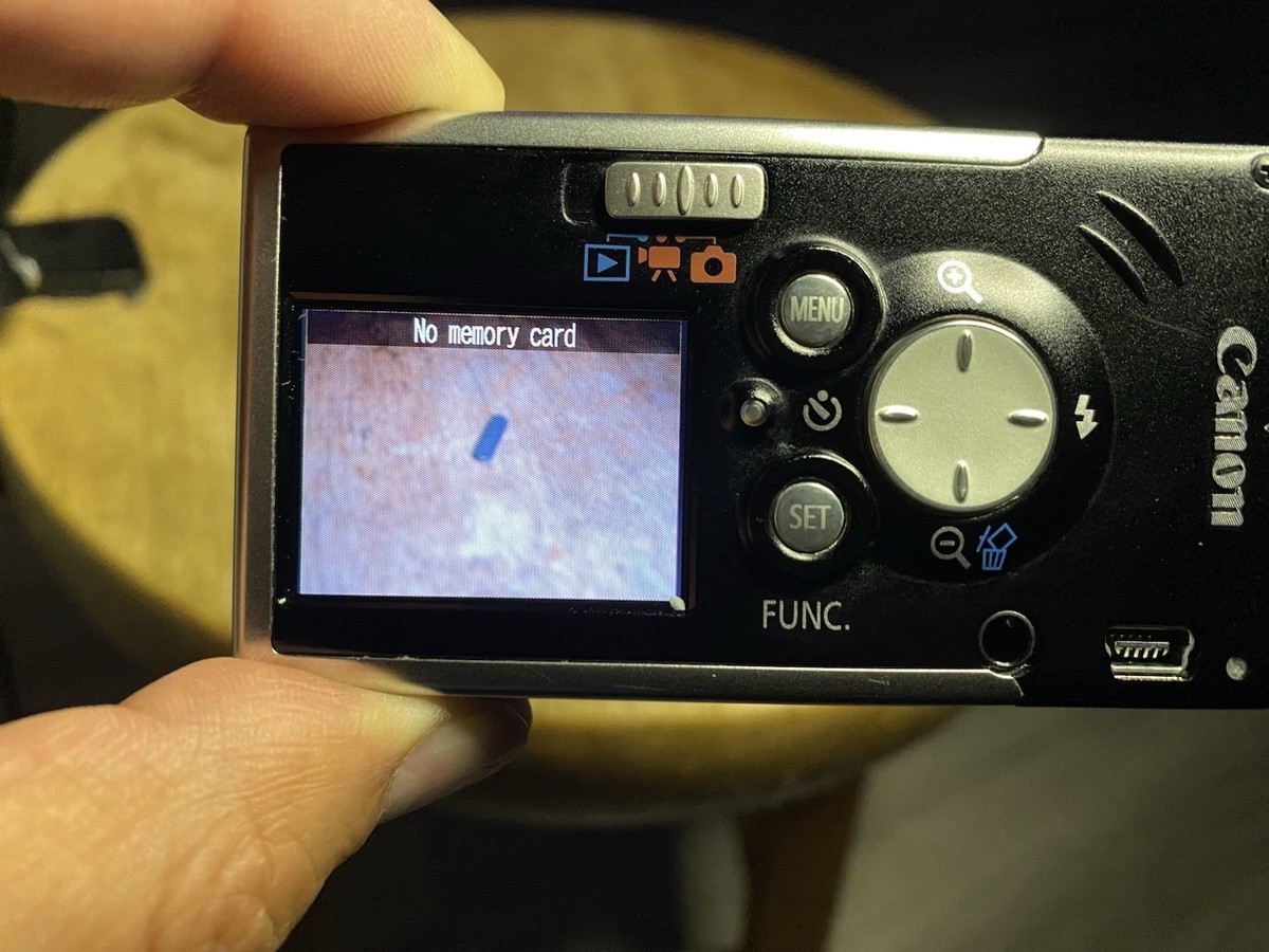 Canon IXY DIGITAL i / SD10 4.0MP Elph Digital Camera Black Tested