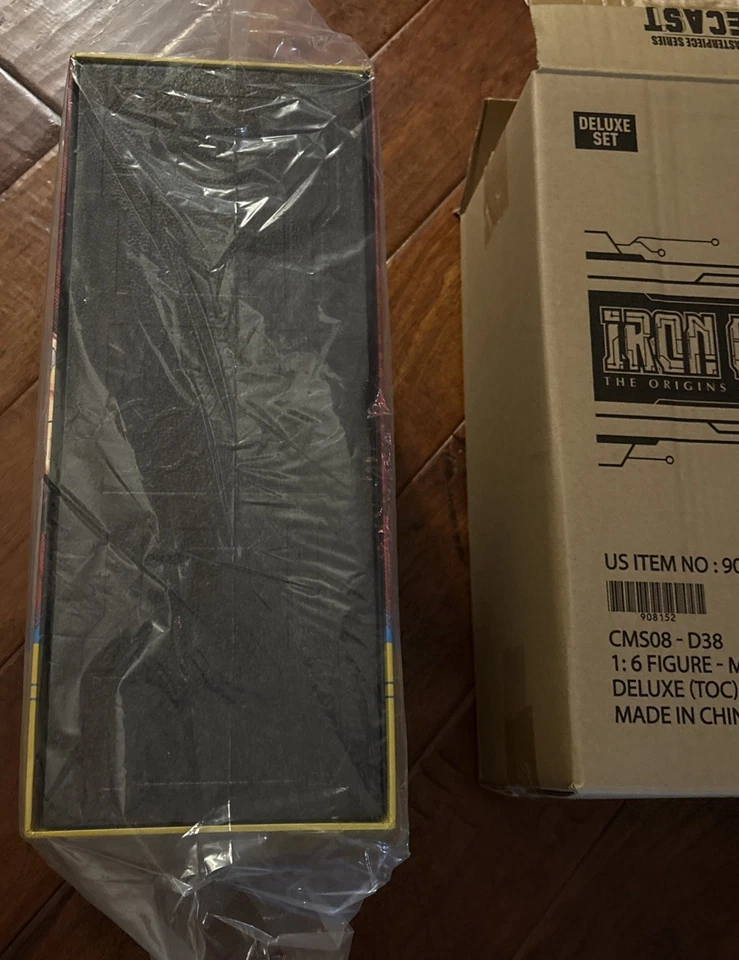 Hot Toys CMS08-D38 The Origins Iron Man Deluxe Diecast 1/6 Scale Figure New NIB - image 3 of 4