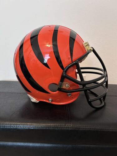 Cincinnati Bengals Vintage 1980’s Riddell AF2 Anthony Munoz Style, Size Large