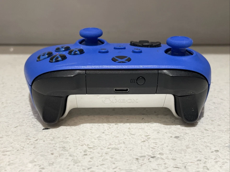 Genuine Microsoft XBOX 1914 Wireless Controller USB-C +Wired for Windows PC - Image 3 of 4
