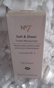 boots tinted moisturiser no 7
