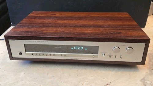 Vintage Luxman AM FM Stereo Tuner T-115 Rosewood