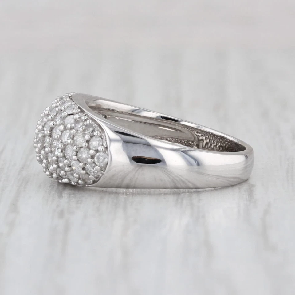 Anillo abovedado de diamantes pavé de 1 quilate de oro blanco de 14 k talla 7 Foto 3 de 4