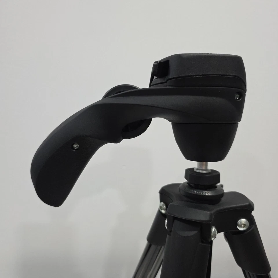 Manfrotto Compact Action MKCOMPACTACN-BK Ball Head Traveler Tripod Black 61" - Image 4 of 4