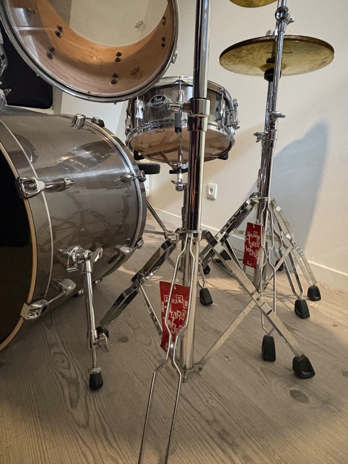 Batterie Pearl Export Pro en bois noir pour studio de répétition et concerts