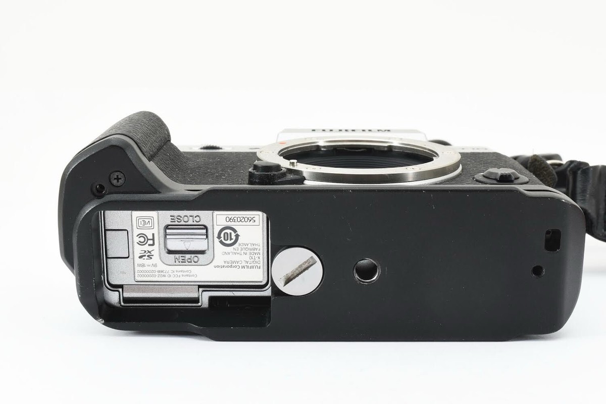 Fujifilm X-T10 Mirrorless Digital Camera 3.0-Inch LCD Body