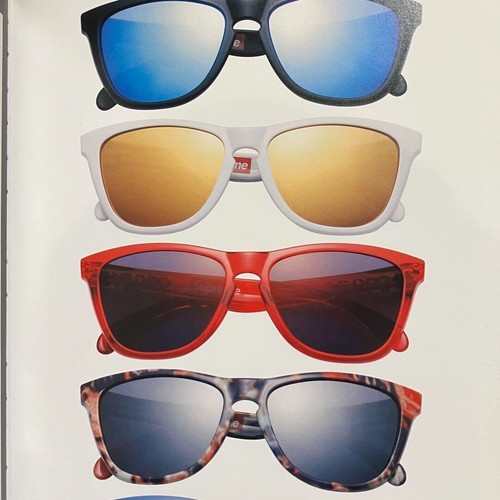2007 1st supreme Collaboration OAKLEY frogskins With cloth case collection b165 - Picture 17 of 20