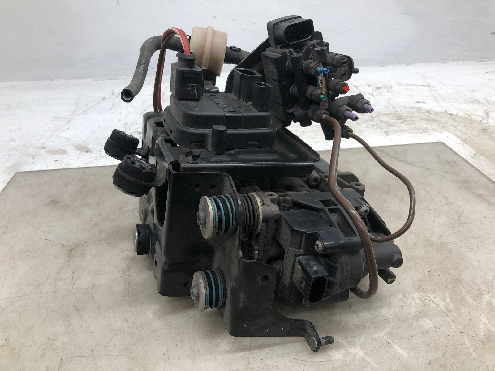2016-2020 BENTLEY BENTAYGA AIR RIDE SUPSENSION COMPRESSOR SUPPLY UNIT 4M0616005G