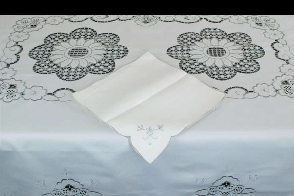 Ivory 54x72'' Cutworks Gray Embroidered Polyester Embroidery Tablecloth Napkins - Image 4 of 4