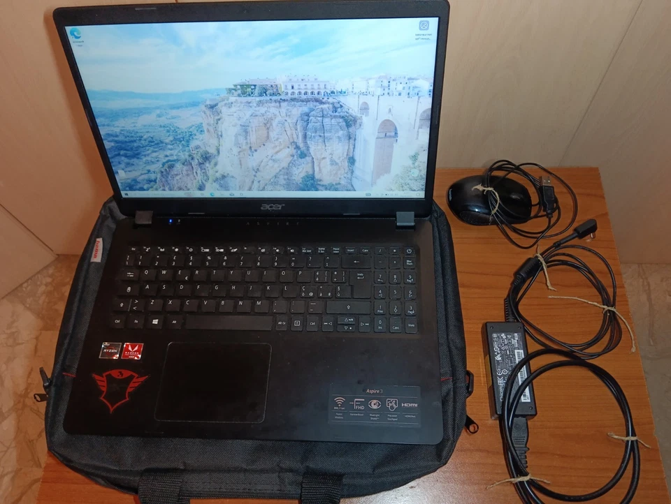 Portatile Acer Aspire A315-42 AMD 3200u 8GB RAM 512GB SSD WI-FI WEBCAM - Immagine 2 di 4