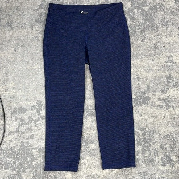 Lot of 10 Bulk Athletic Leggings Shorts Sports Bra Tank Tops Pullover Sz M - Image 3 of 4