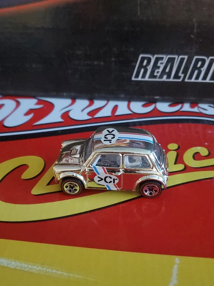 Hot Wheels 2008 Target Super Chromes 10 Car Tin Set Exclusive Morris Mini Cooper - Image 3 of 4