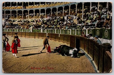 Vintage Spanish Bullfight Postcard Muerte del Toro Matadors Arena A349