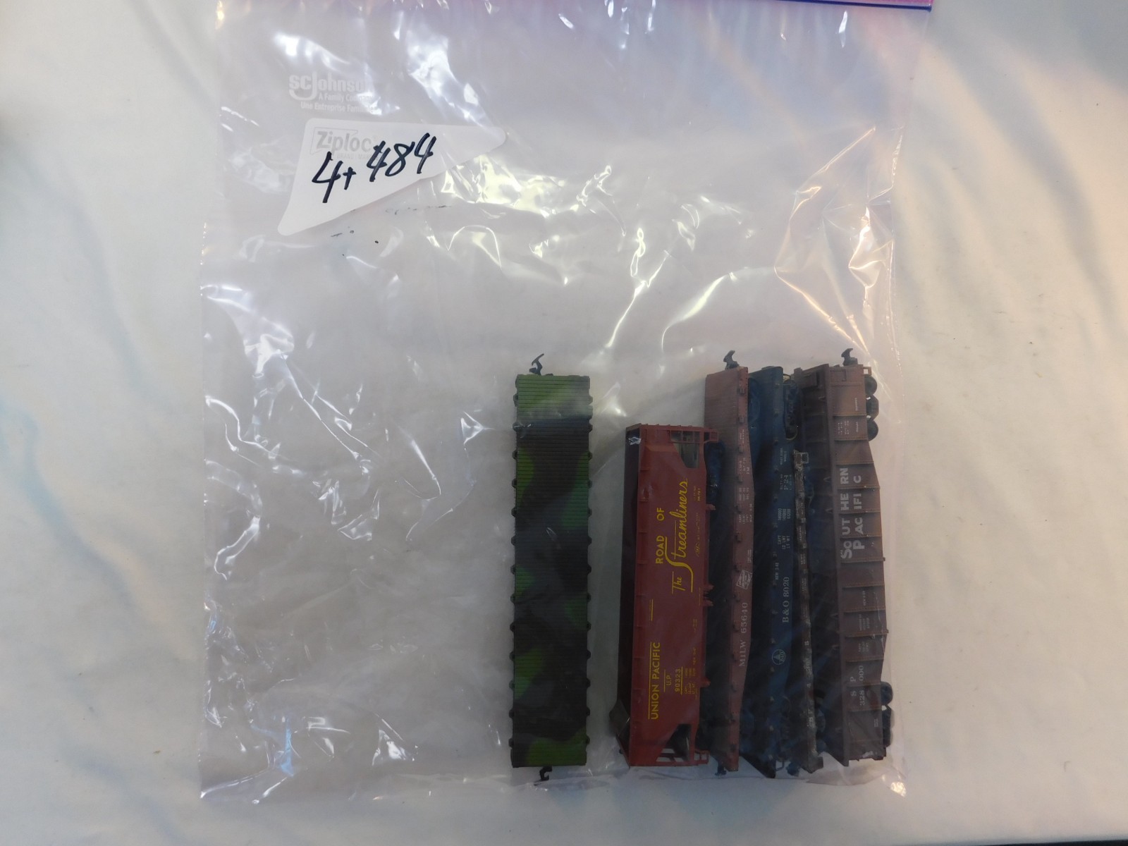 Grab Bag HO Scale Rolling Stock Lot# 4-484, 6 Pieces