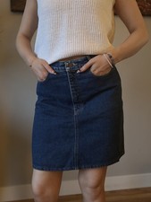 Calvin Klein Women's 6 Denim 1990s Mini Skirt 28 Cute, Modest, 100 Cotton 206