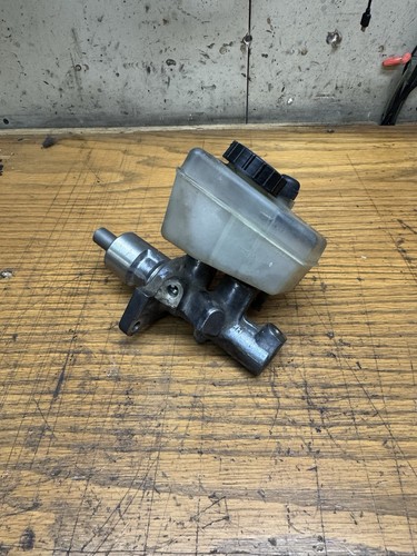 Mercedes W201 190E 190D Brake Fluid Reservoir with Master Cylinder ATE
