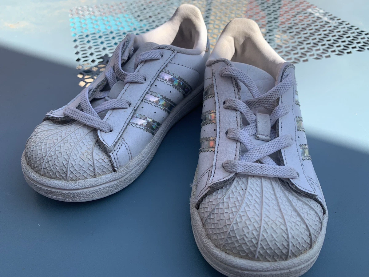 superstar enfant gris