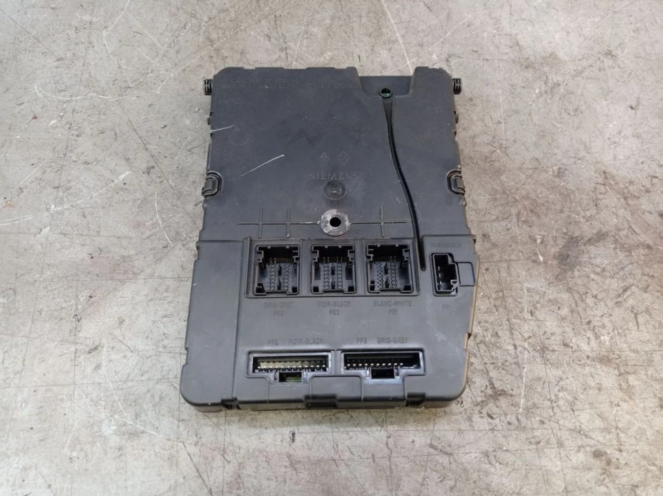 Centralina Rete Elettrica Fusibili Per RENAULT GRAND SCÉNIC II 8200606830 - Immagine 2 di 4