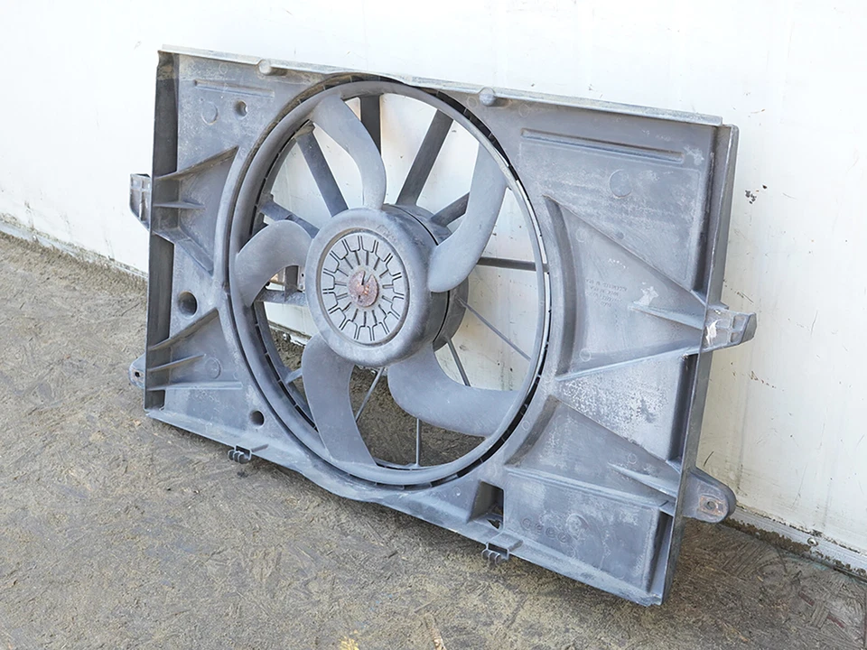 Radiador de refrigeración eléctrico Mercury Sable Ford Taurus 2008-2009 cubierta del ventilador Foto 2 de 4