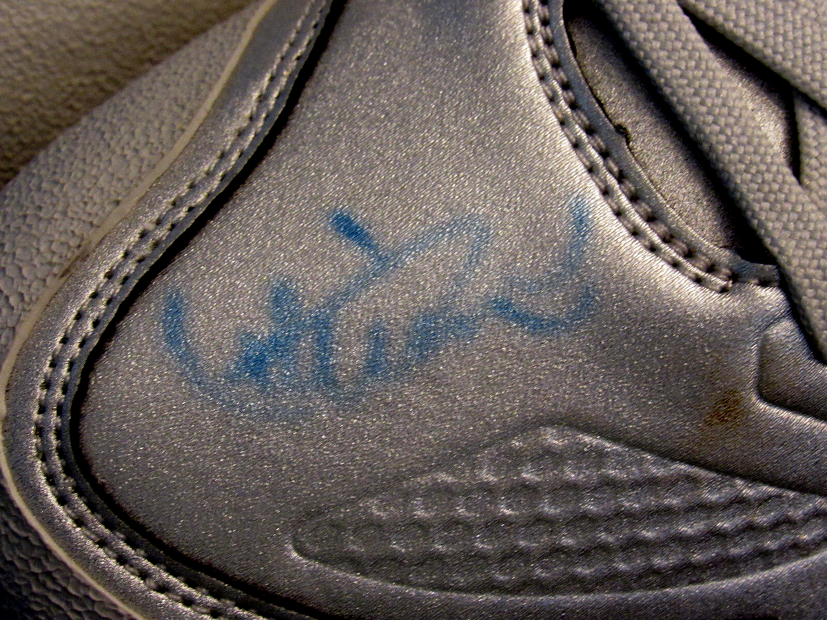 ICHIRO SUZUKI # 51 SEATTLE MARINER SIGNED AUTO ASICS FIELD CLEATS